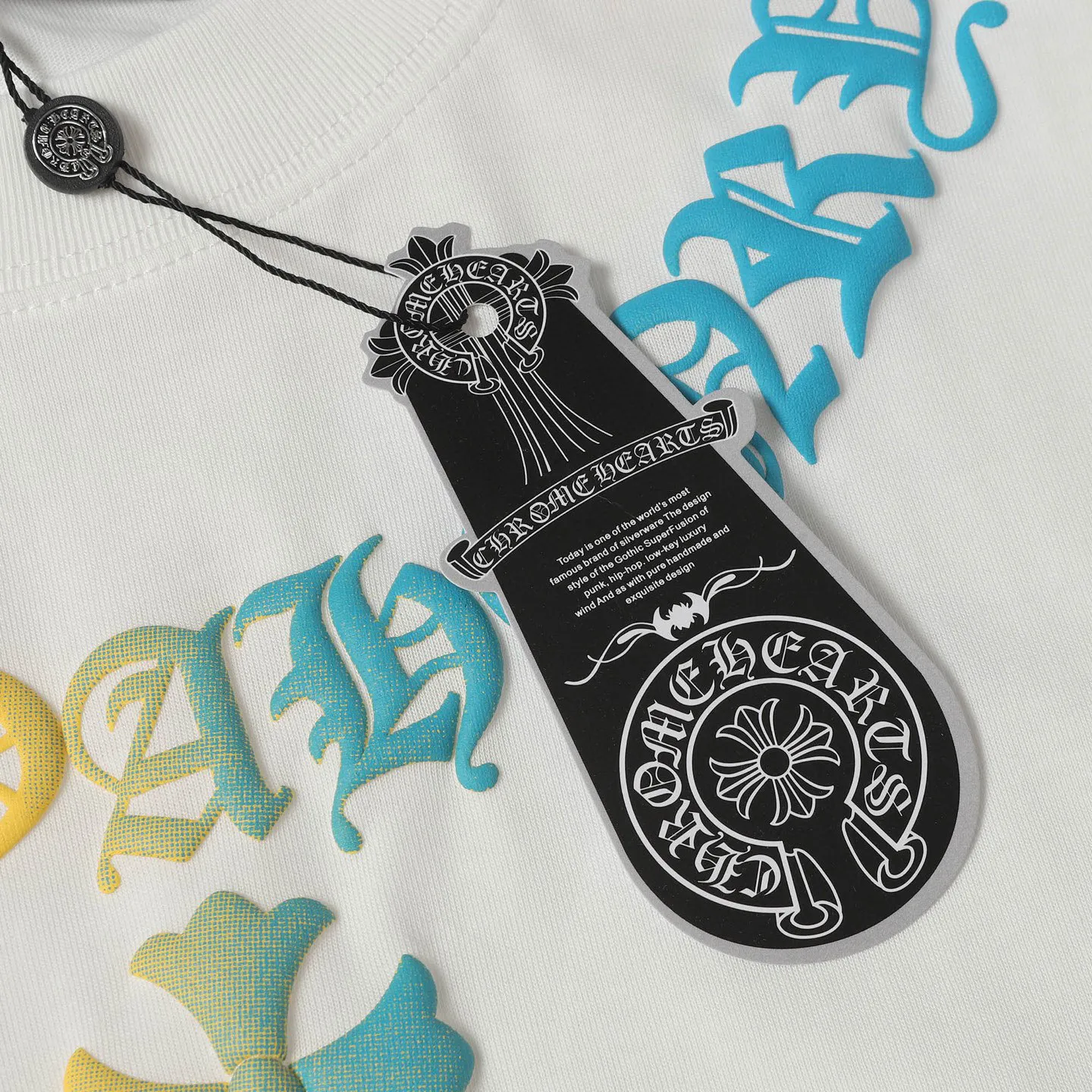 🅿️180 CHROME HEARTS/Chrome Heart CH gradient foam printed short-sleeved T-shirt The fabric is made of 280g heavy combed cotton, customized with 32 count 1*1 threads. The ready-made garments are washed twice. The fabric is comfortable and skin-friendly without any strange feeling. It is custom-dyed fabric with high textile density and good drape. It is not easy to deform. The thick texture and compact spinning process will not affect the breathability of the fabric. The saturation of the color is very high. Imported digital direct-injection printing technology. A versatile and good-looking short sleeve. The loose fit covers the flesh and looks slim. Size: XS-L